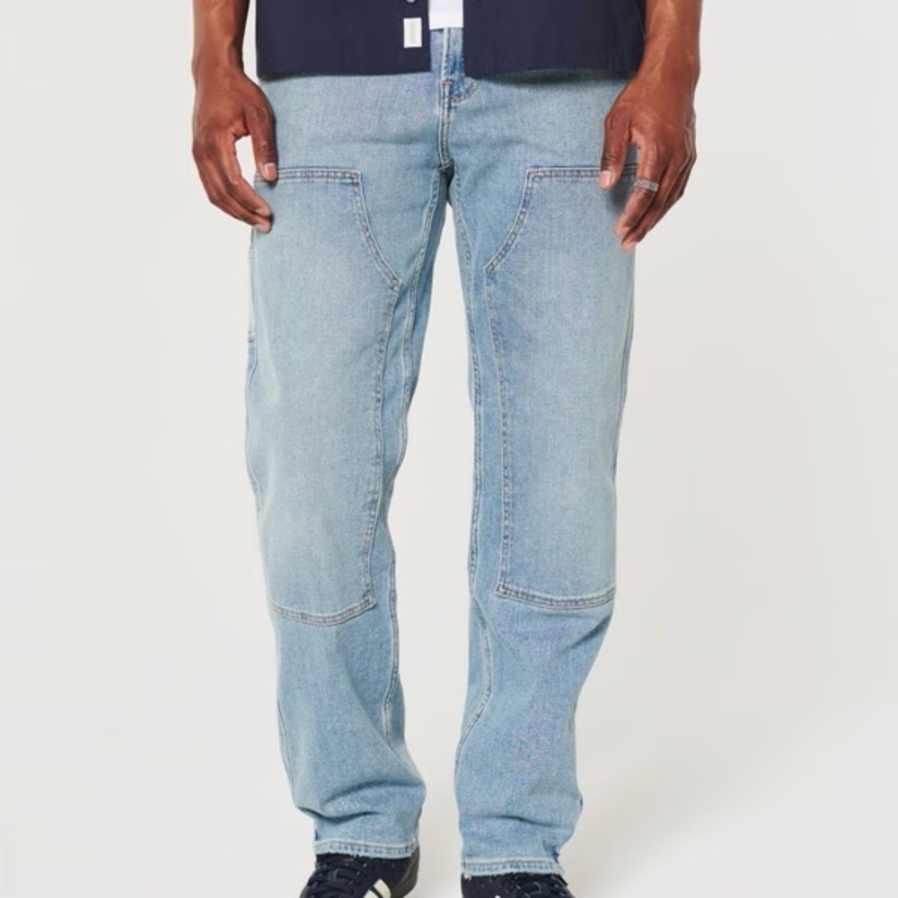 Hollister Men's Relaxed Fit Jeans in Soft Blue